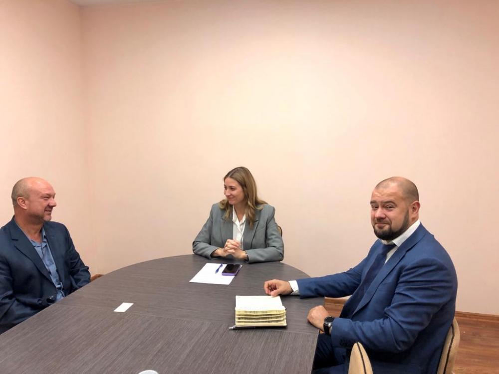 Встреча директора ФБУ "Хабаровский ЦСМ" Павлова В.В. с министром туризма Хабаровского края Пунтус Е.А.